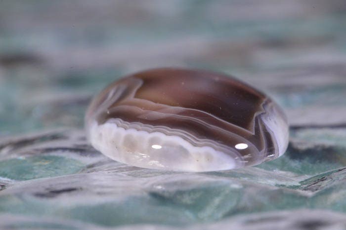 Banded Botswana Agate Cabochon: Oval Gemstone (25x15x5mm)