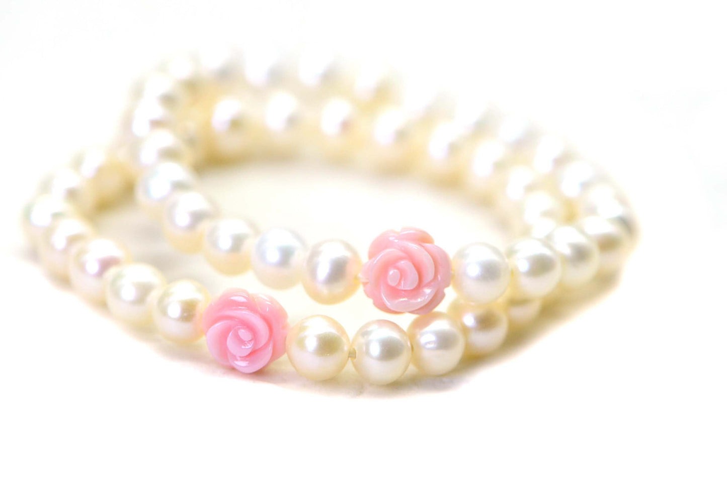 Queen Conch Shell Rose & Freshwater Pearl Beaded Bracelet