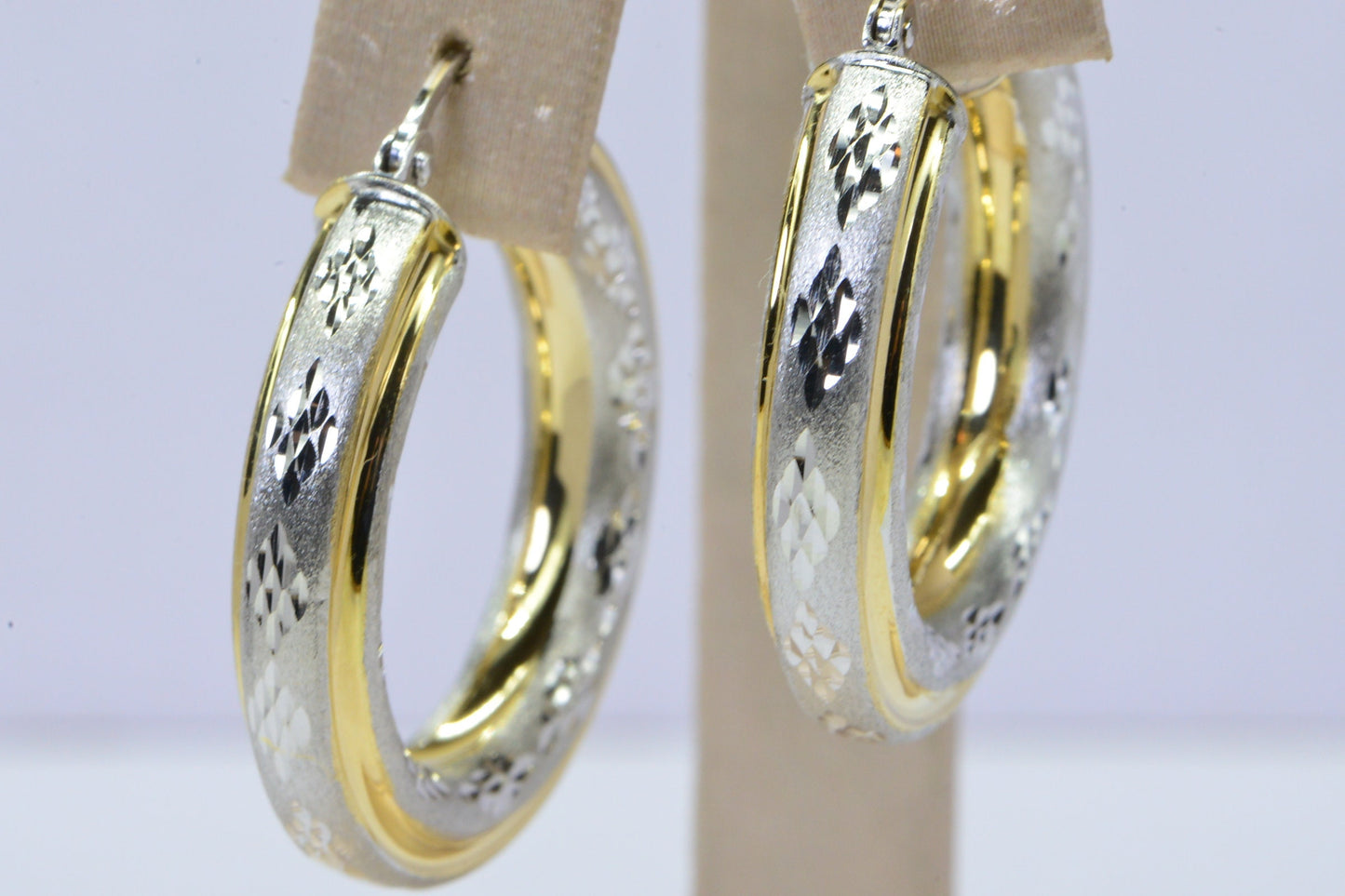 Vintage 14K Gold Hoop Earrings: Diamond Cut, Two-Tone Design