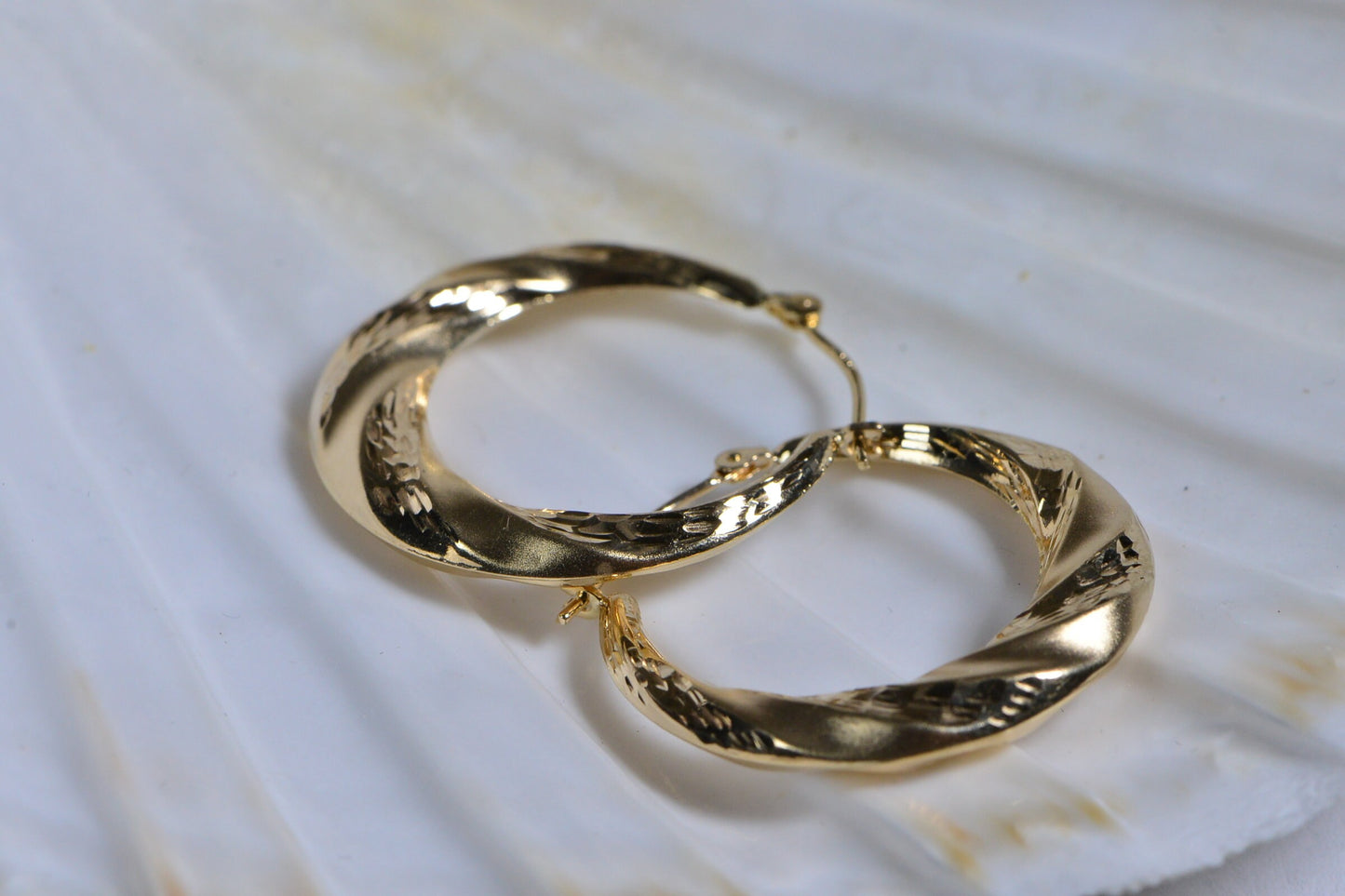 14K Yellow Gold Hoop Earrings: Diamond Cut Twisted Hoops, 25mm