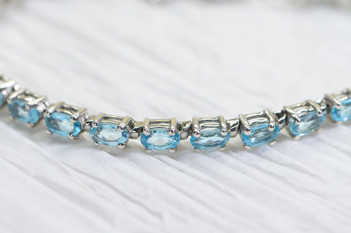 Malgache Neon Apatite Bolo Bracelet, Sterling Silver, Adjustable
