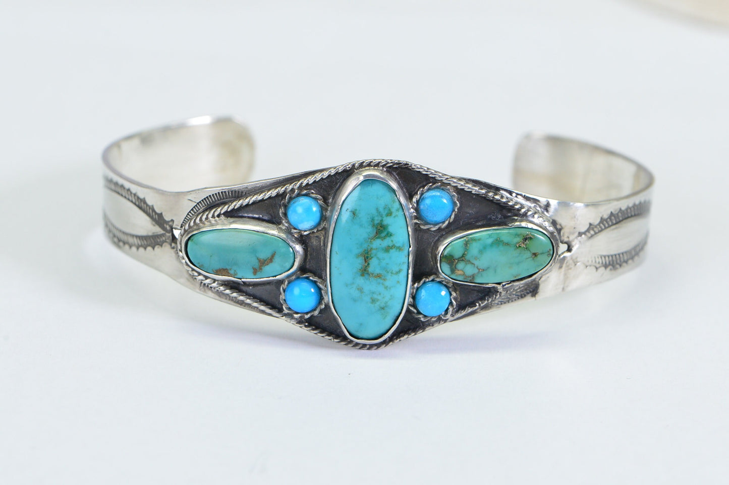 Vintage Kingman Turquoise Cuff: Sterling Silver Native American Bracelet