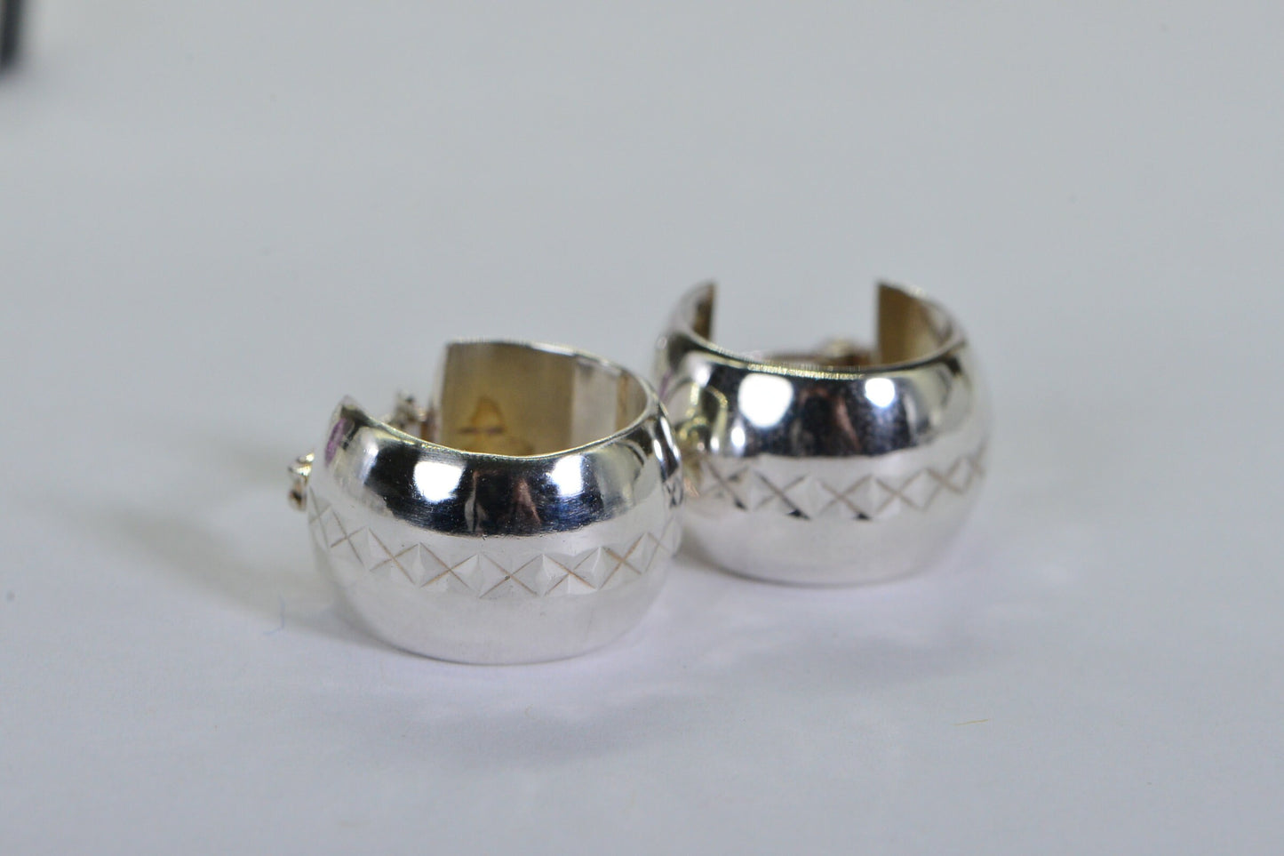 Vintage Sterling Silver Hoop Earrings: Engraved Diamond Design, 15mm