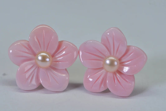 Queen Conch Flower Stud Earrings, Pink Shell Flower Earrings, Freshwater Pearl Studs, Carved Floral Earrings, Beach Jewelry Gift for Her