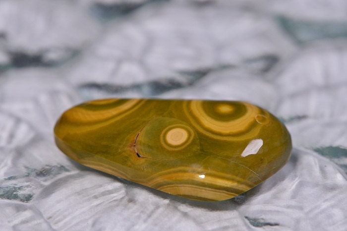 Kambamby Ocean Jasper Cabochon: Teardrop Gemstone (30.3x18x5.6mm)