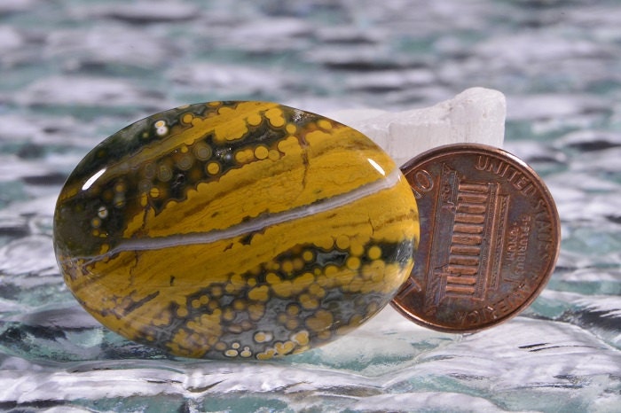 Ocean Jasper Cabochon: Oval Gemstone for Ring or Pendant (35x25x6mm)