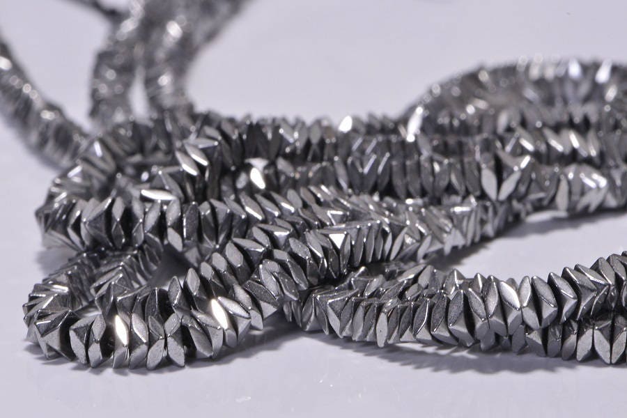 Faceted Hematite Square Beads: Metallic Gemstone Strand