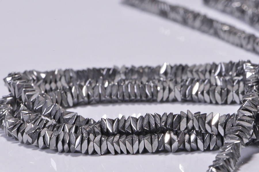 Faceted Hematite Square Beads: Metallic Gemstone Strand