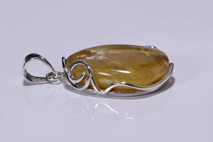 Butterscotch Amber Sterling Silver Pendant: Gemstone Jewelry