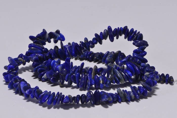 Natural Lapis Lazuli Chip Strand: Royal Blue Gemstone, 15.5 Inch