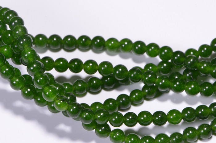 Natural Jade Beads: 4.4mm Medium Green Gemstone Half Strand