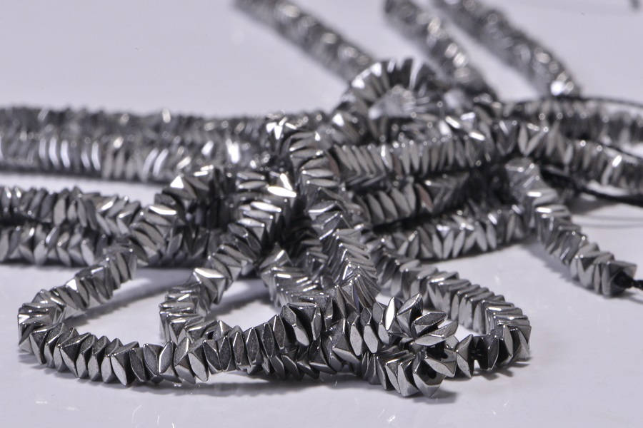 Faceted Hematite Square Beads: Metallic Gemstone Strand