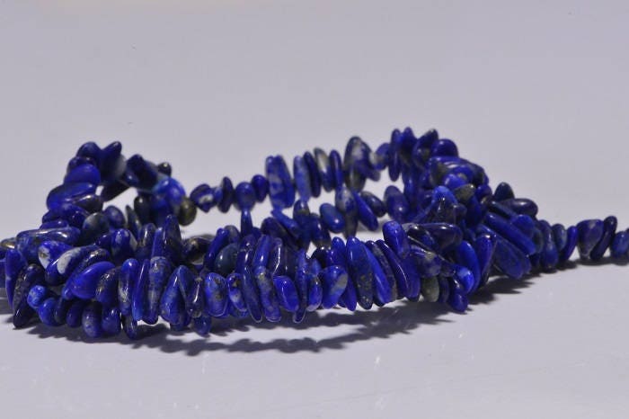 Natural Lapis Lazuli Chip Strand: Royal Blue Gemstone, 15.5 Inch