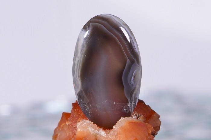 Banded Botswana Agate Cabochon: Oval Gemstone (25x15x5mm)