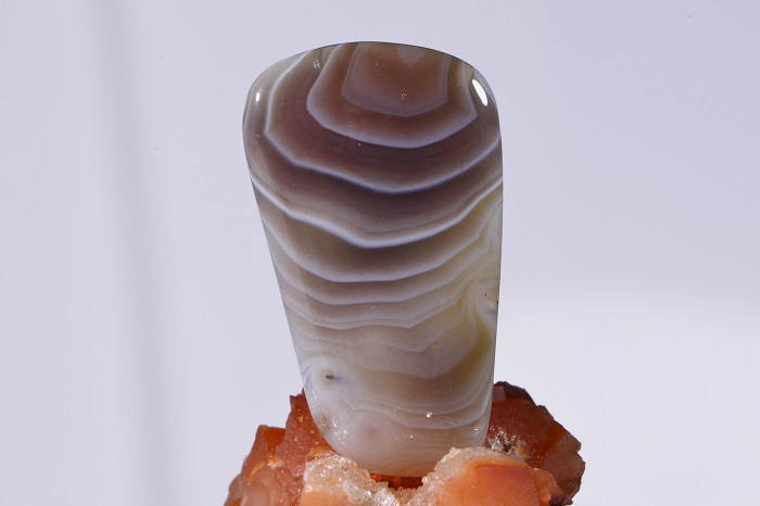Banded Botswana Agate Cabochon: Oval Gemstone (28x17x4.2mm)