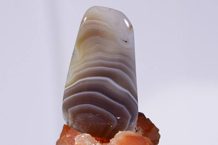 Banded Botswana Agate Cabochon: Oval Gemstone (28x17x4.2mm)