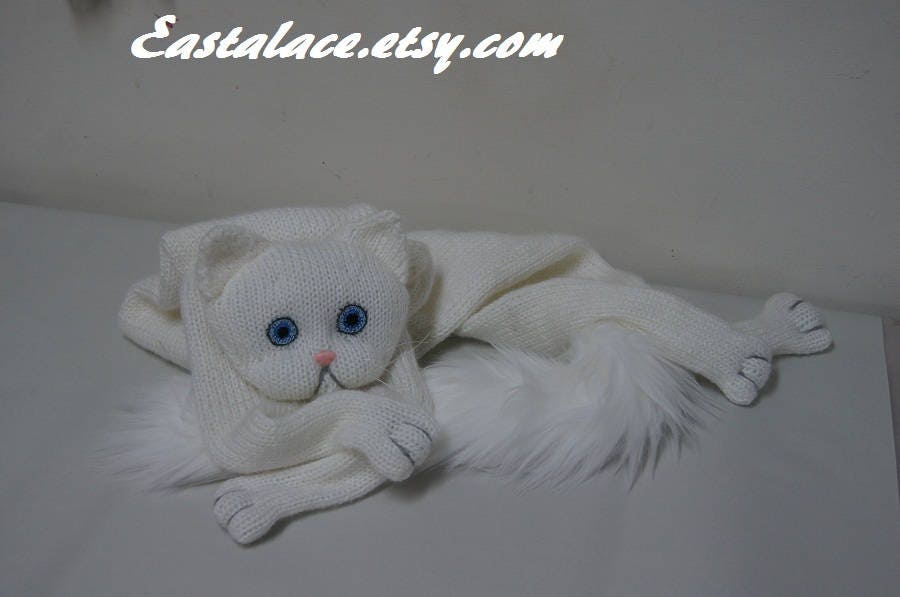 Hand-Knitted White Cat Scarf: Soft Acrylic Animal Scarf