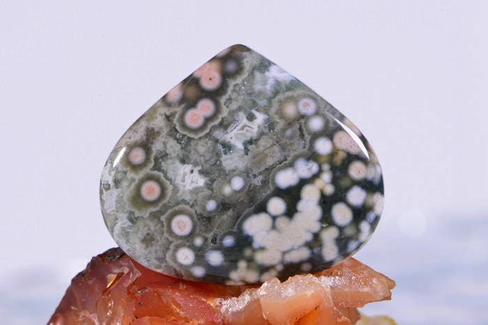 Ocean Jasper Teardrop Cabochon: Gem Quality Stone (23x27x4.6mm)