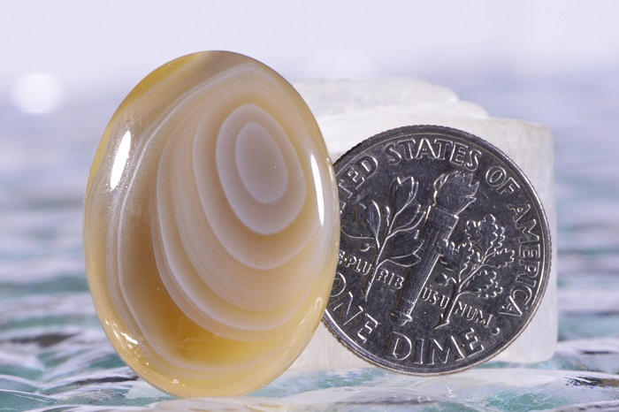 Banded Botswana Agate Cabochon: Natural Gemstone (25x18x5.2mm)