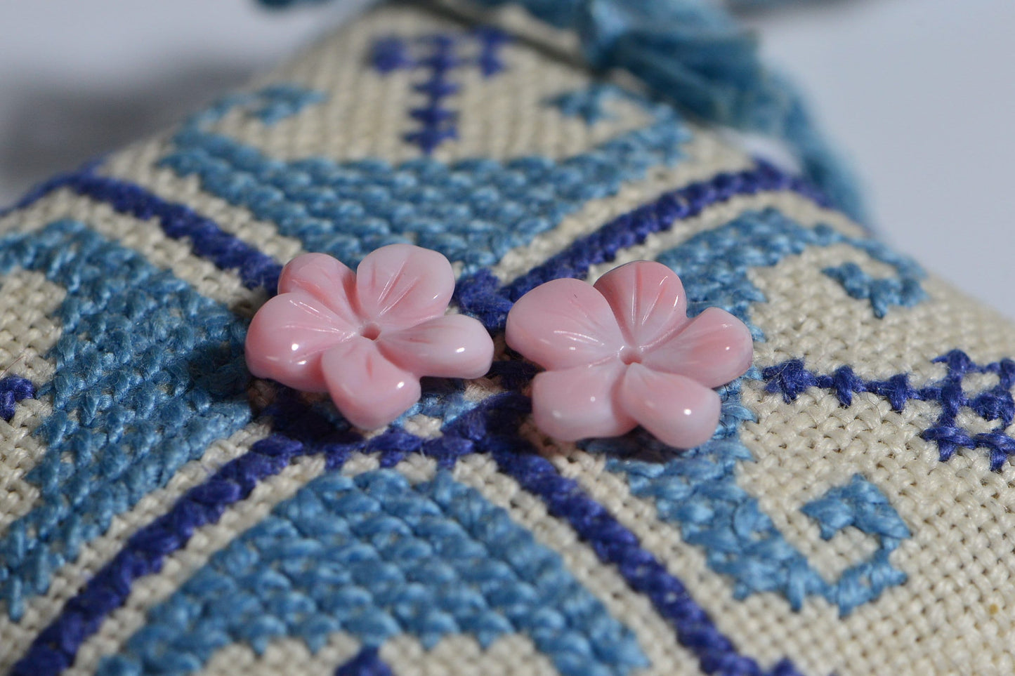 10mm Queen conch shell Carved Flower Loose Gemstone Beads