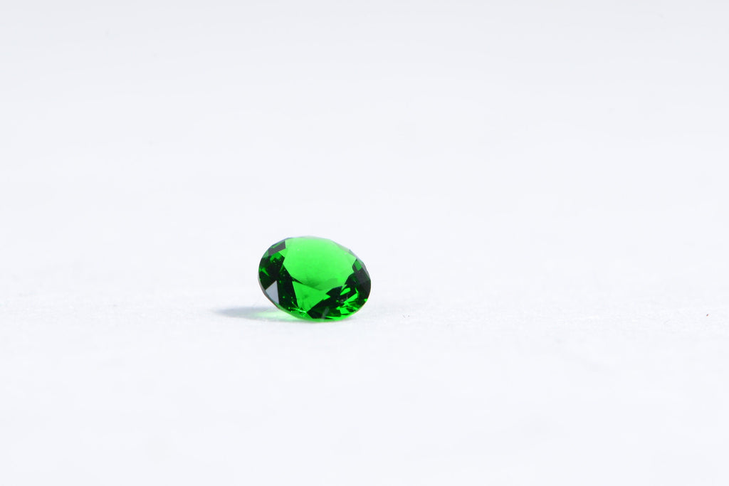 Synthetic Emerald Gemstone: 10mm Round Faceted May Birthstone