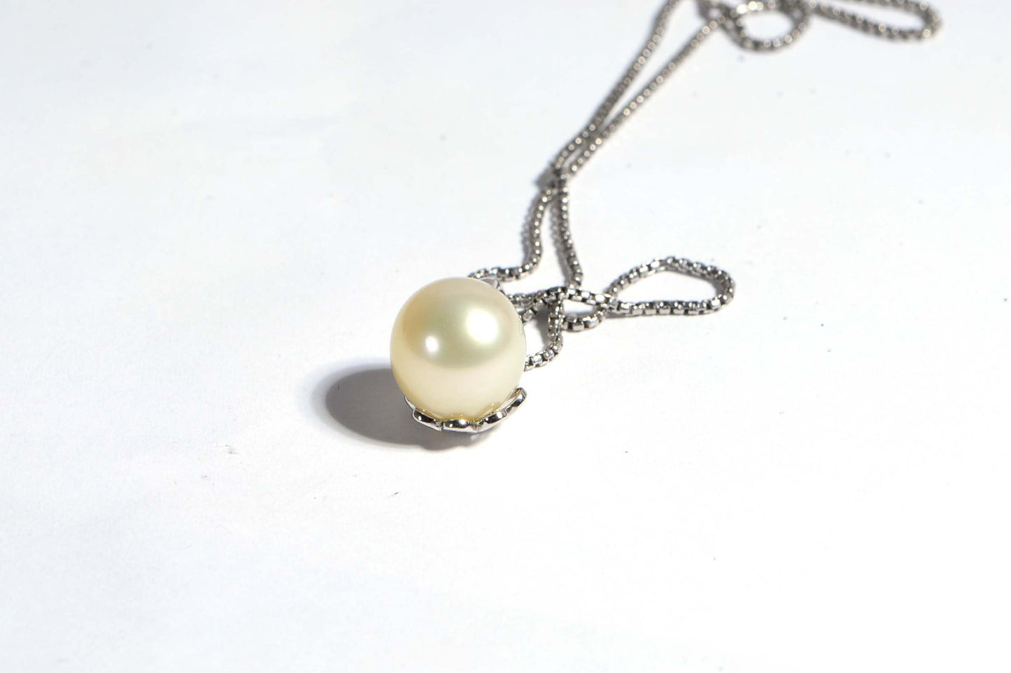 Australia South Sea Cream Cultured Pearl 11 mm round Sterling Silver Pendant Pearl