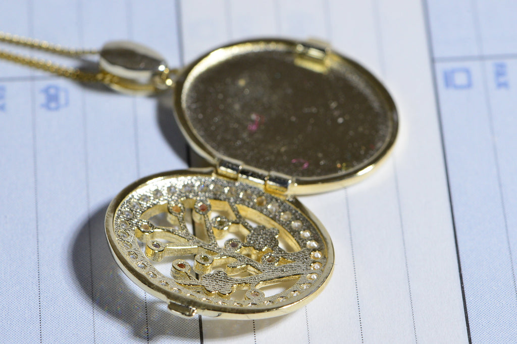 Vintage 14K Yellow Gold Vermeil Multi Stone Locket Pendant Necklace