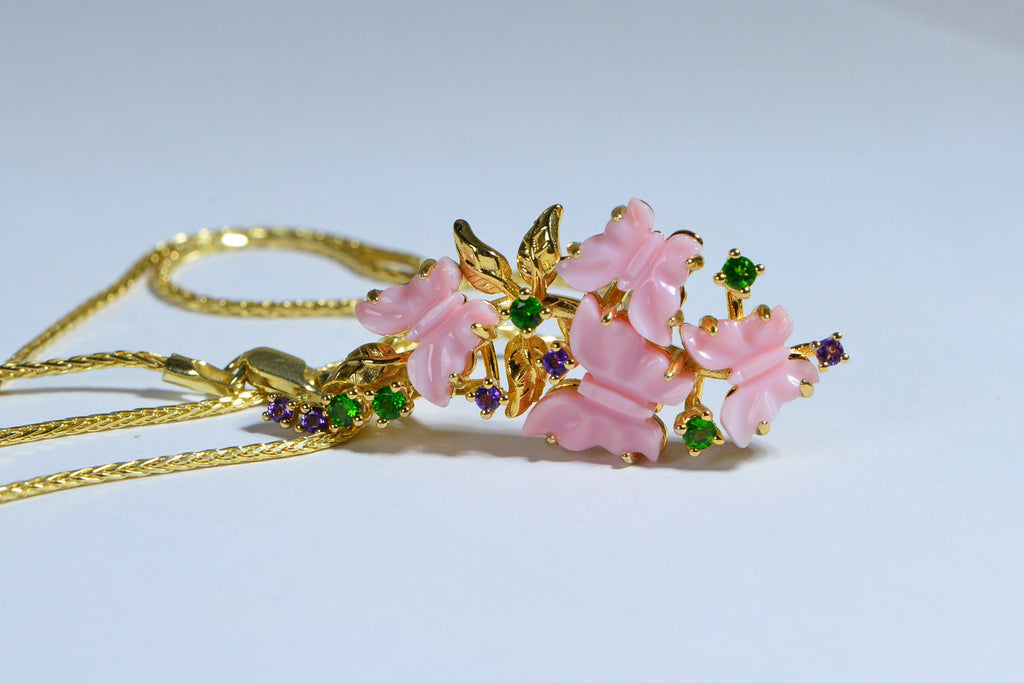 Queen Conch Shell Butterfly Pendant: Gold Over Sterling Silver, Chrome Diopside & Amethyst