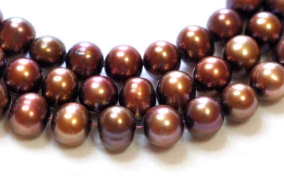 6mm Brown Freshwater Pearl Strand: Round Potato Beads