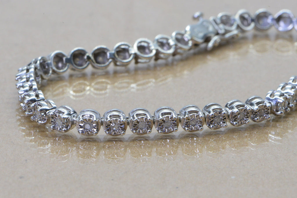 Vintage Diamond Tennis Bracelet: Sterling Silver, 0.80 ct, 7.5 Inch