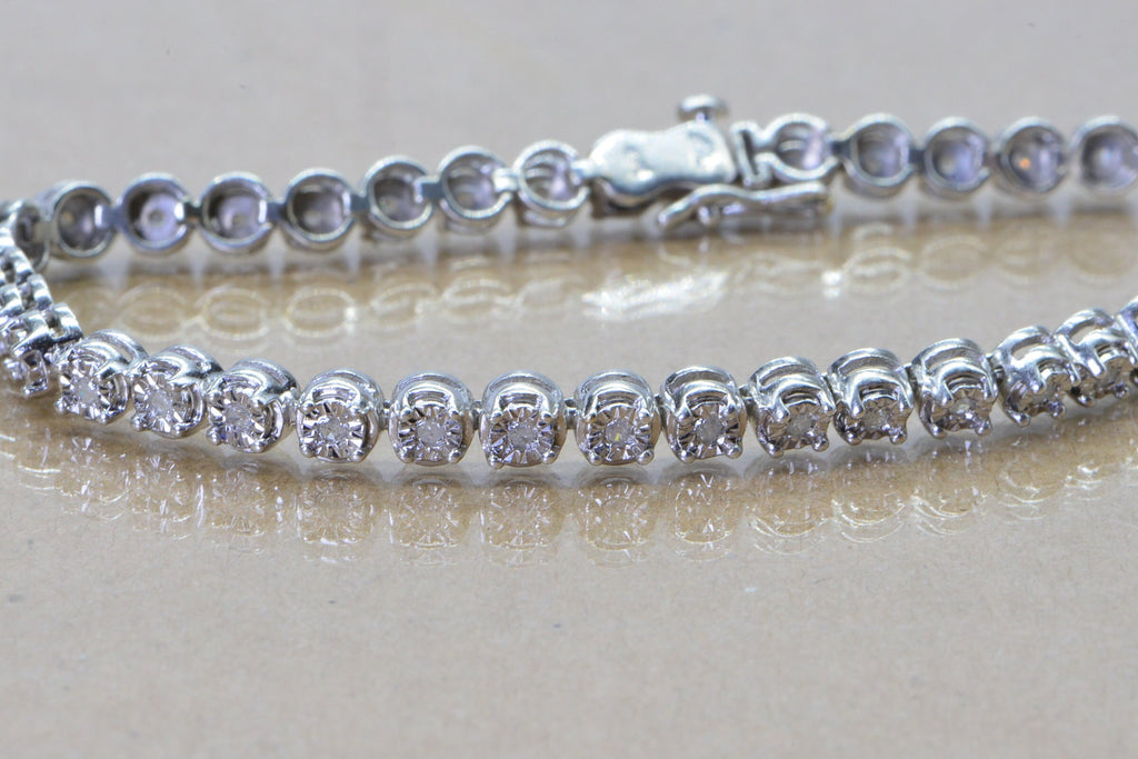 Vintage Diamond Tennis Bracelet: Sterling Silver, 0.80 ct, 7.5 Inch