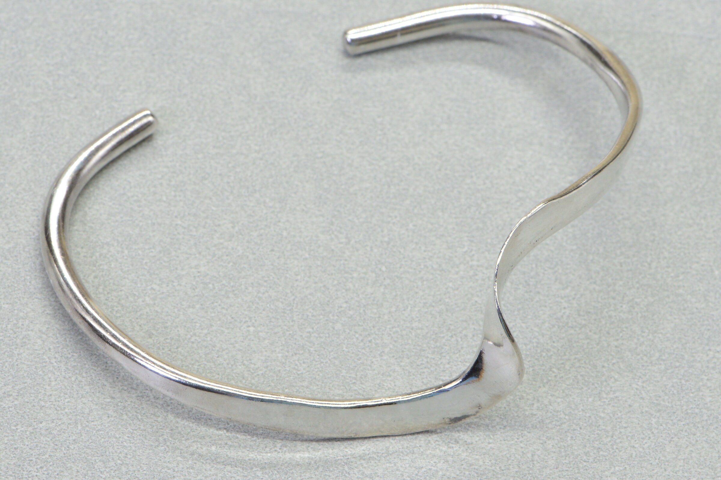 Vintage  Sterling Silver Hammed Solid Silver Mexico TC57 Bangle Cuff Bracelet