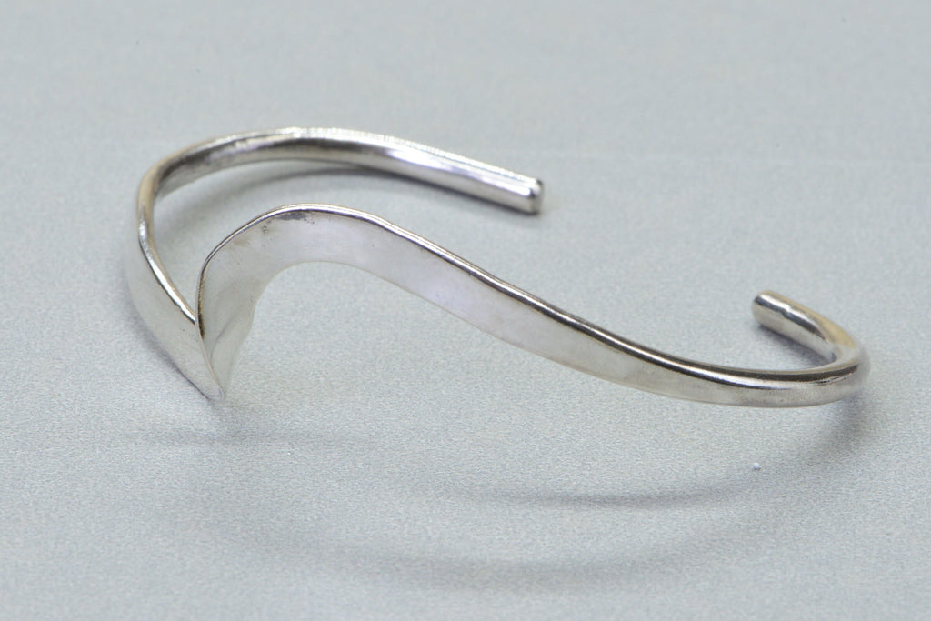 Vintage  Sterling Silver Hammed Solid Silver Mexico TC57 Bangle Cuff Bracelet