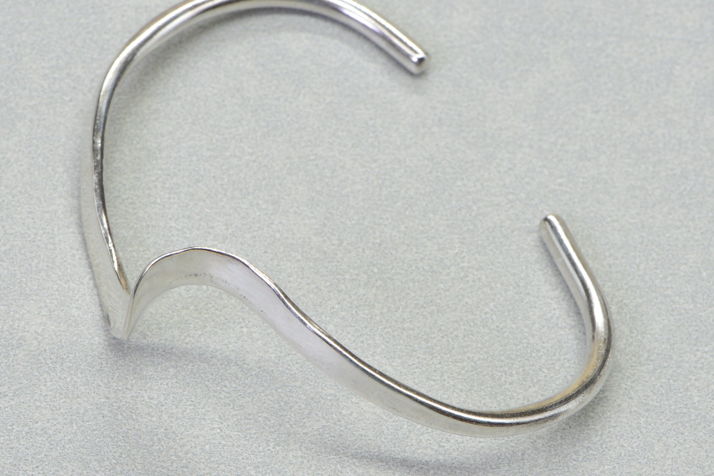 Vintage  Sterling Silver Hammed Solid Silver Mexico TC57 Bangle Cuff Bracelet