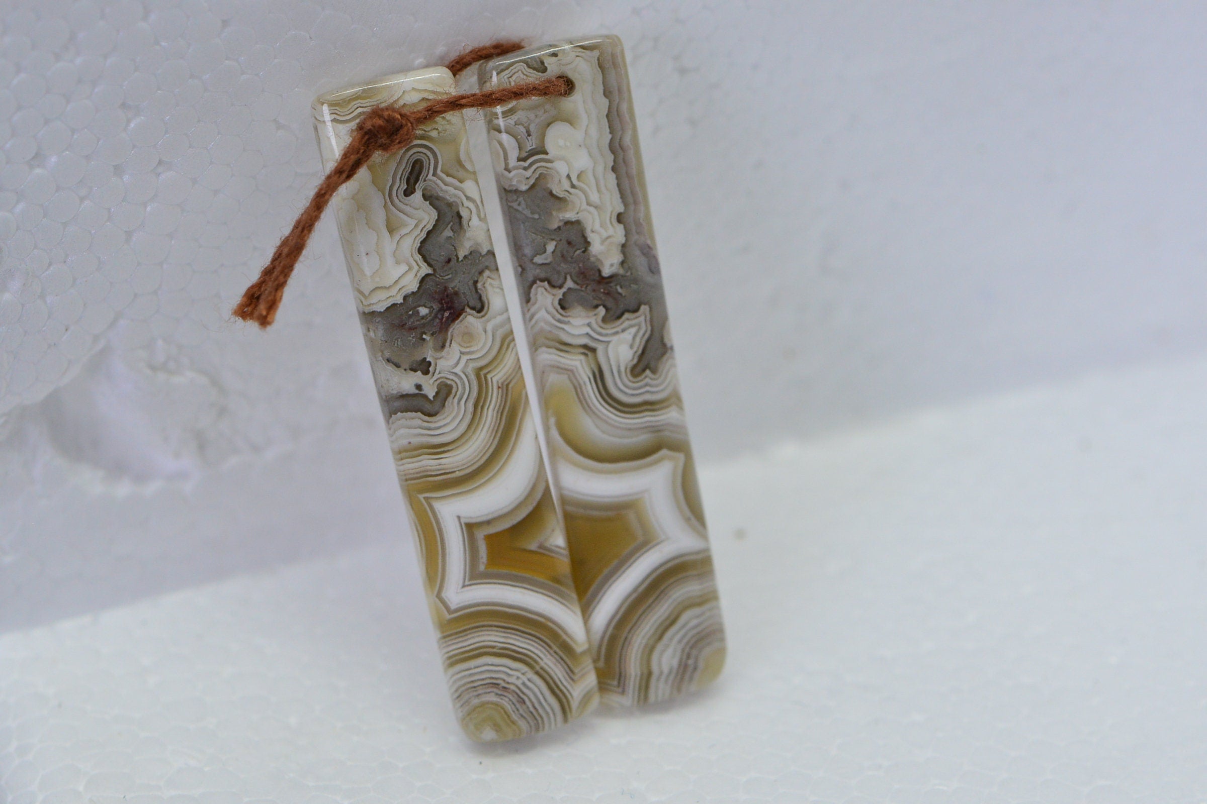 Crazy Lace Agate Cabochons: Natural Gemstone Jewelry Supplies (24x10.2x3.7mm)