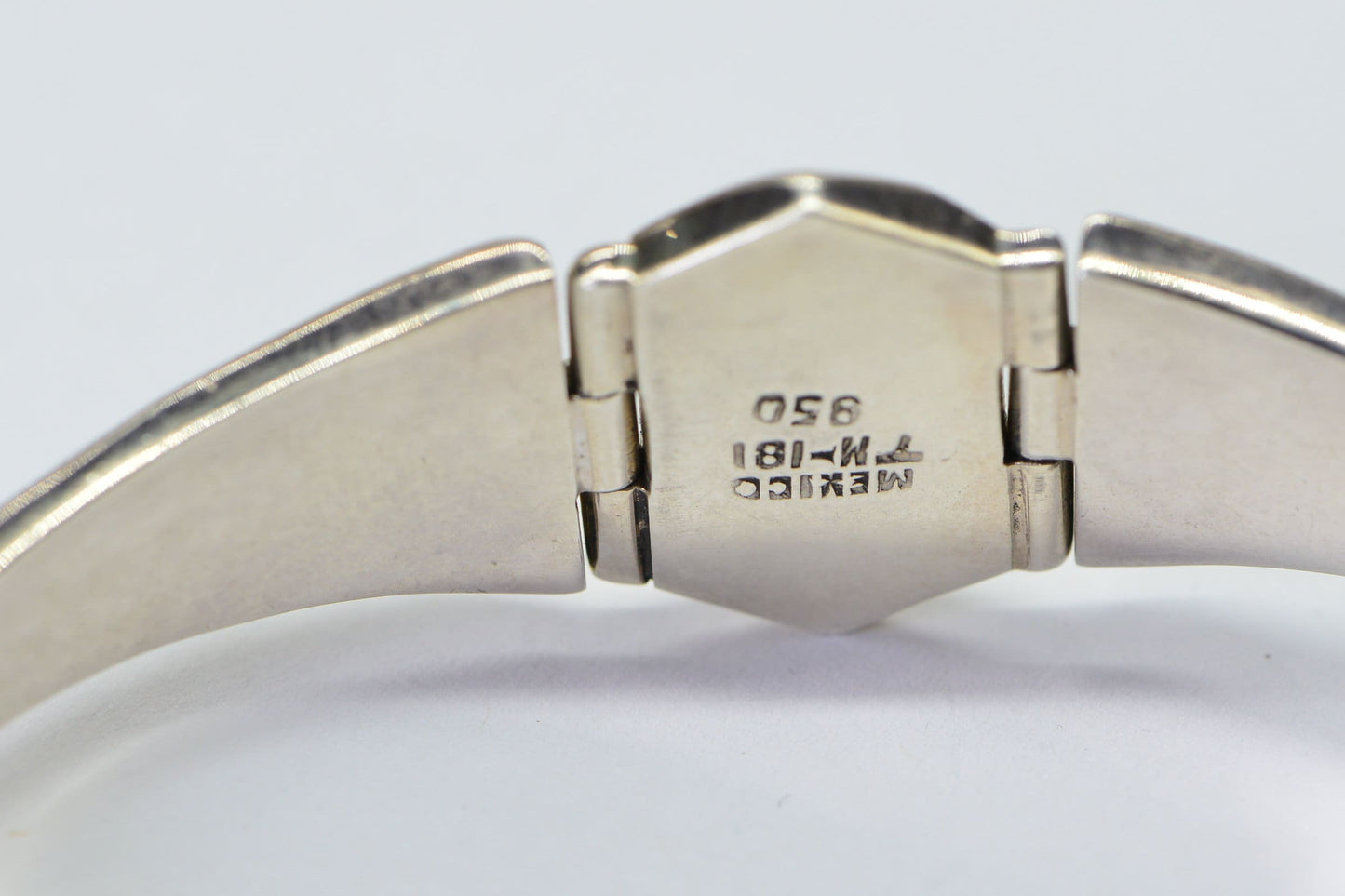 Vintage Mexico 950 Sterling Silver Mother of Pearl Inlay Bracelet