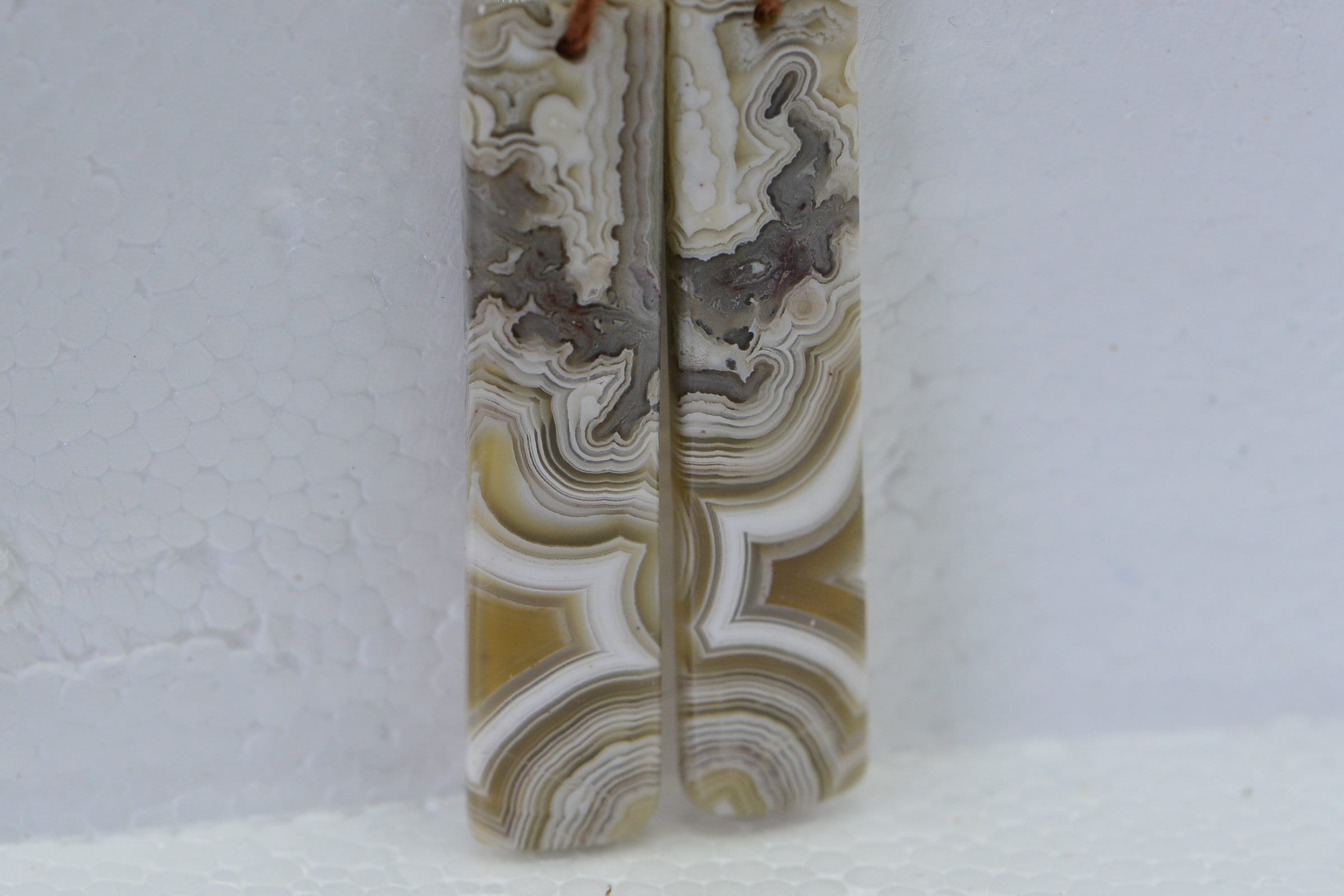 Crazy Lace Agate Cabochons: Natural Gemstone Jewelry Supplies (24x10.2x3.7mm)