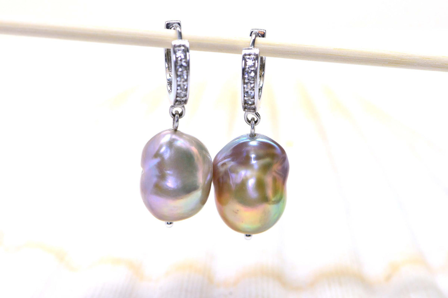 Kasumi Like Pearl Earrings: Golden Purple Sterling Silver Dangle Hoops