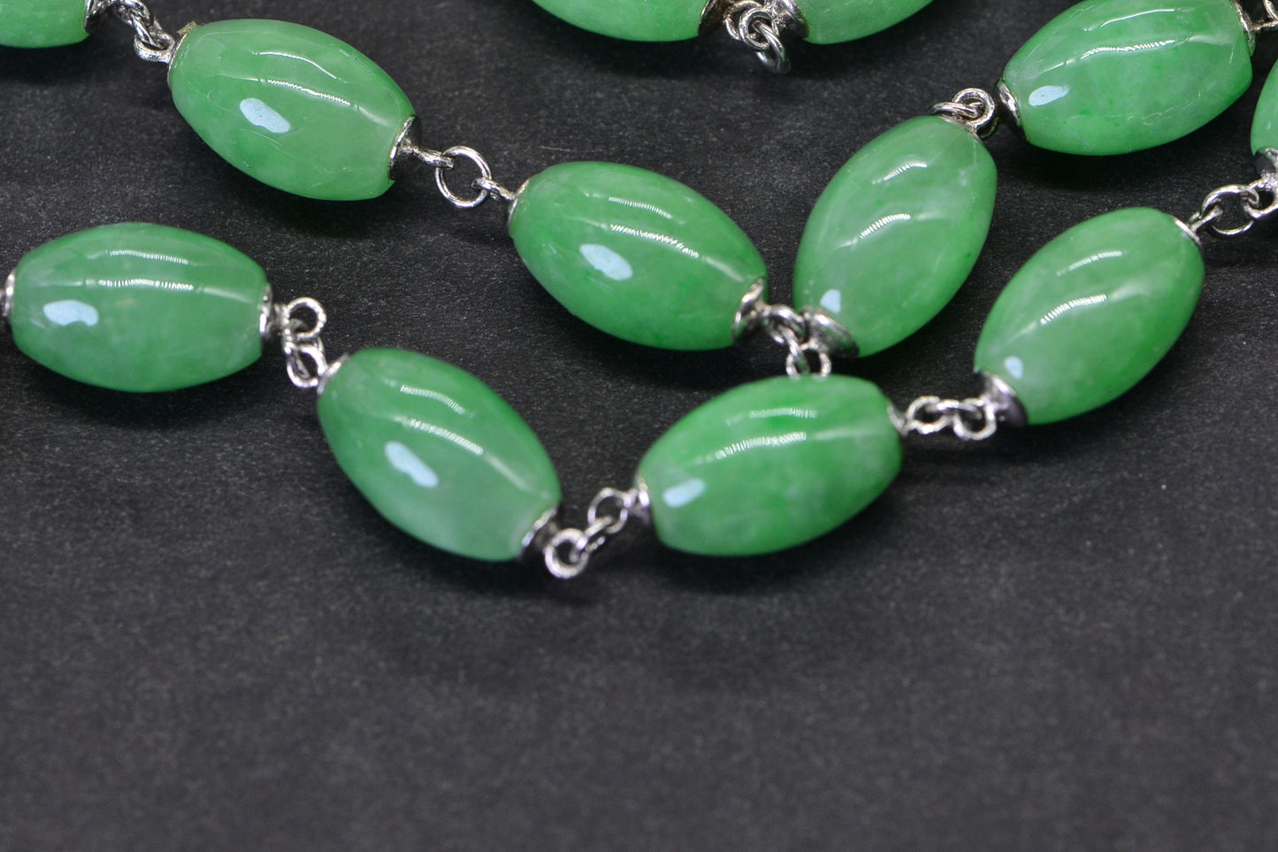 Apple Green Jade Necklace: Sterling Silver Barrel Link Choker
