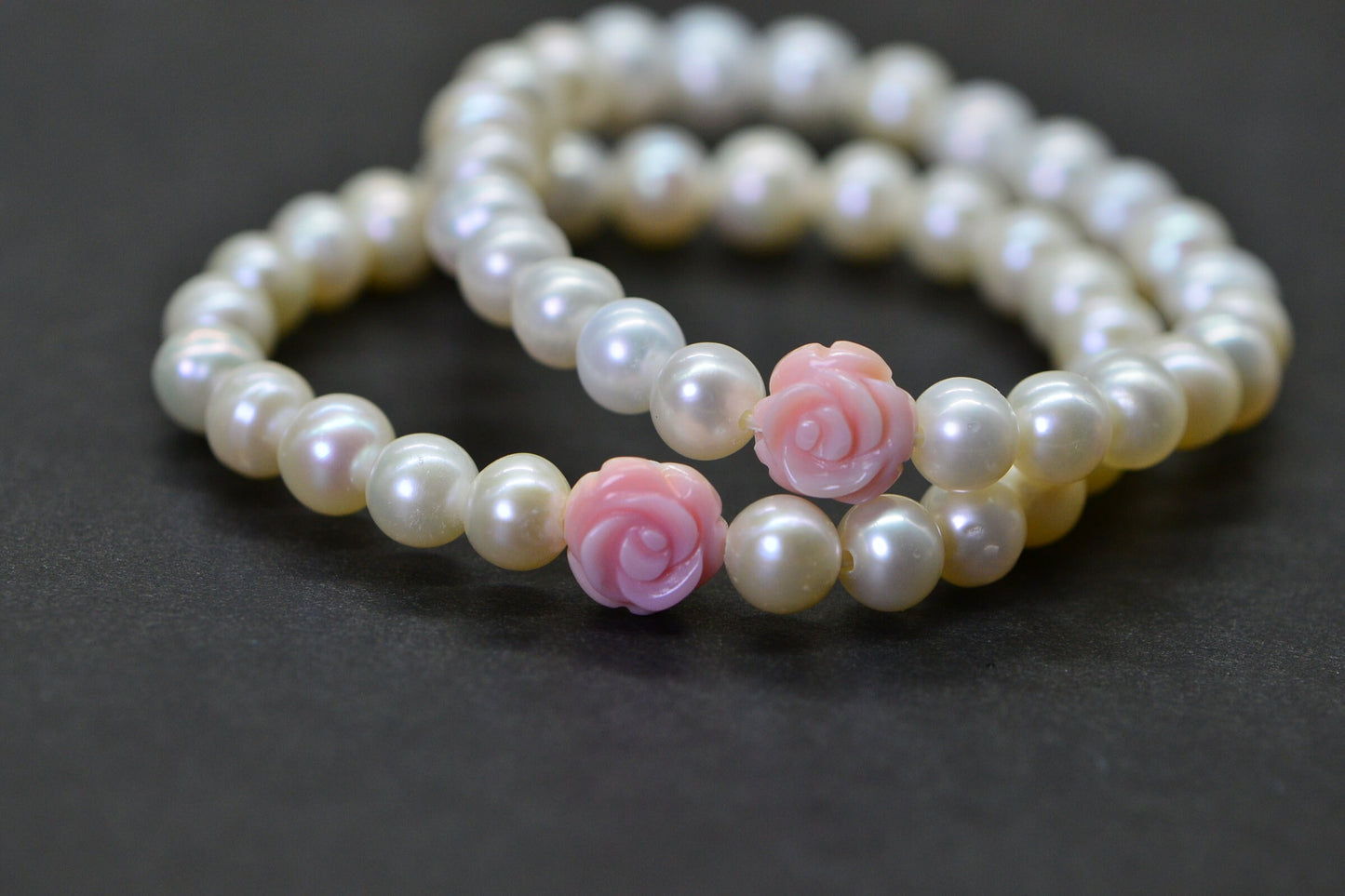 Queen Conch Shell Rose & Freshwater Pearl Beaded Bracelet