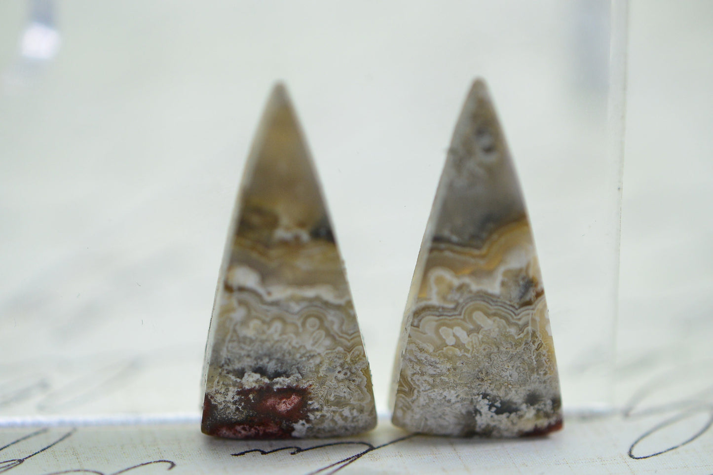Crazy Lace Agate Cabs: Triangle Gemstone Cabochons, 13.95ct (24x11x3.6mm)