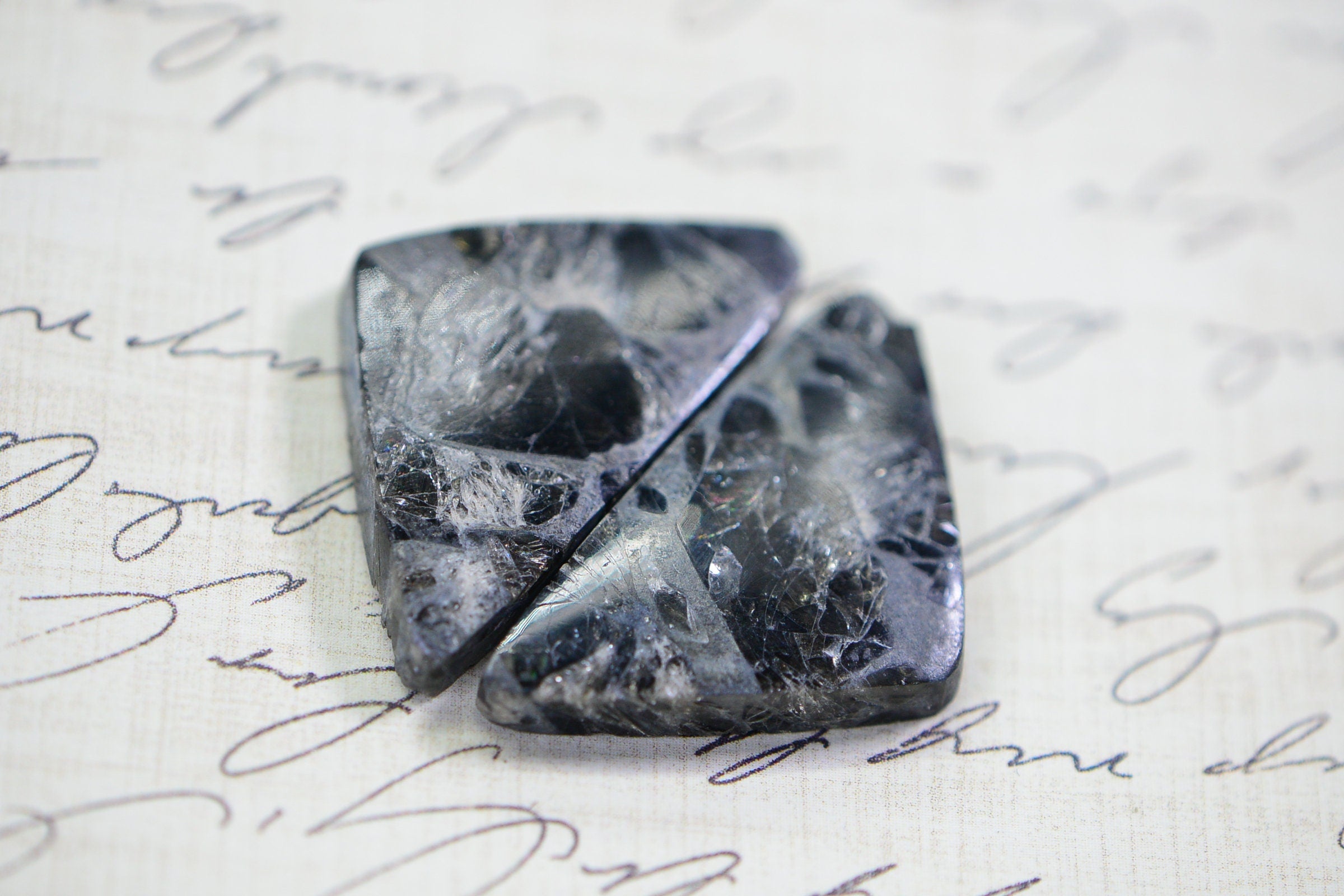 Triangle Gabbro Jasper Cabochon: Black Gemstone (32X18X4mm)