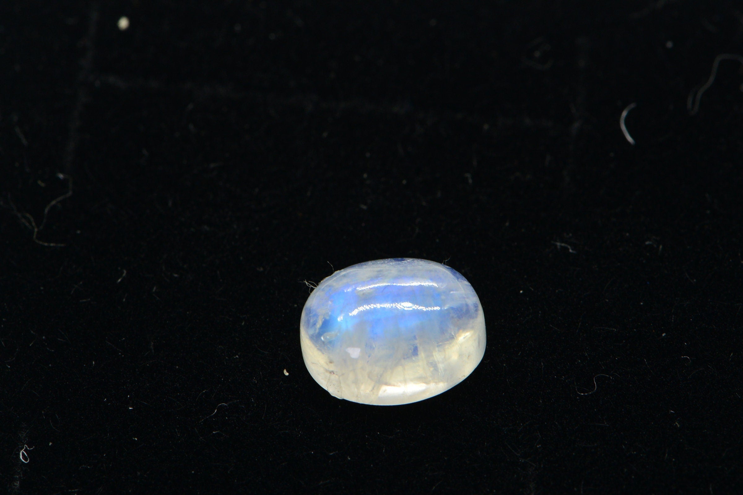 Moonstone Cabochon: Natural Oval Gemstone (9X7mm)