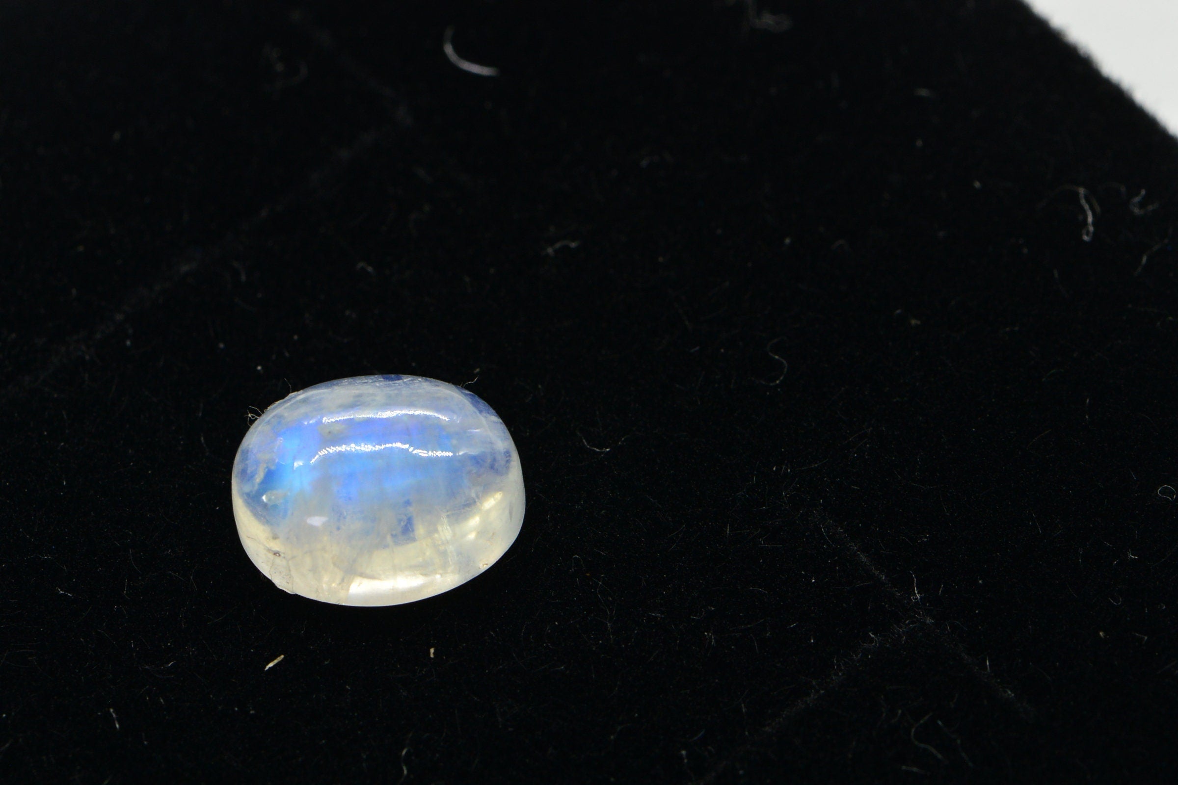 Moonstone Cabochon: Natural Oval Gemstone (9X7mm)
