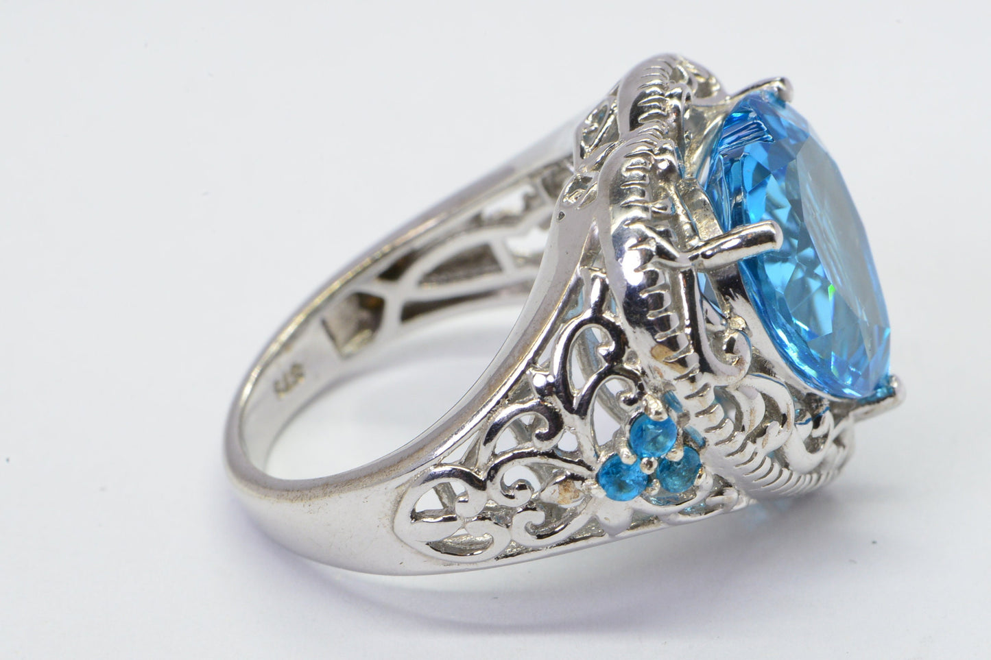 Heart Blue Topaz Sterling Silver Ring: Neon Apatite Cocktail Ring