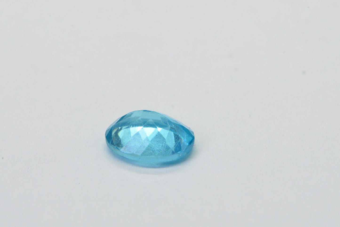 Aqua Blue Apatite Gemstone: Oval Faceted Mozambique Gem (8x6 mm)