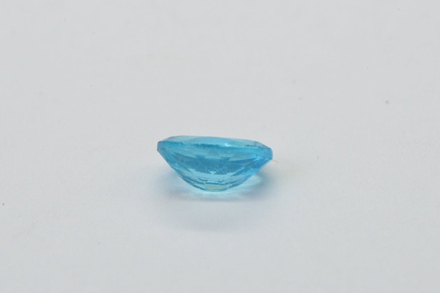 Aqua Blue Apatite Gemstone: Oval Faceted Mozambique Gem (8x6 mm)