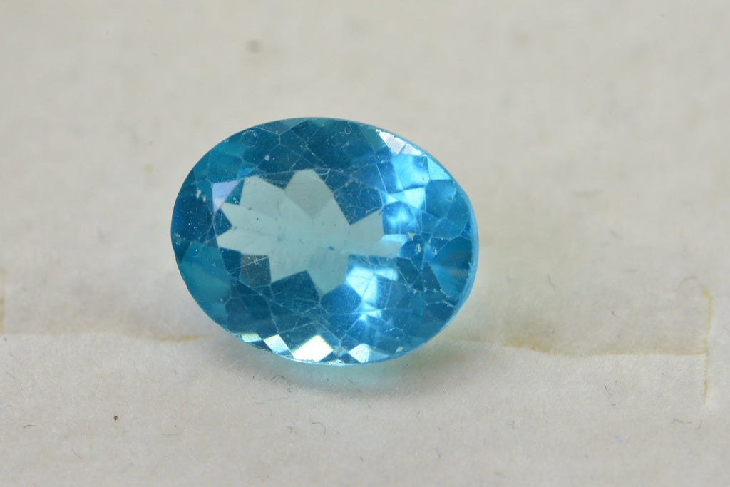 Aqua Blue Apatite Gemstone: Oval Faceted Mozambique Gem (8x6 mm)