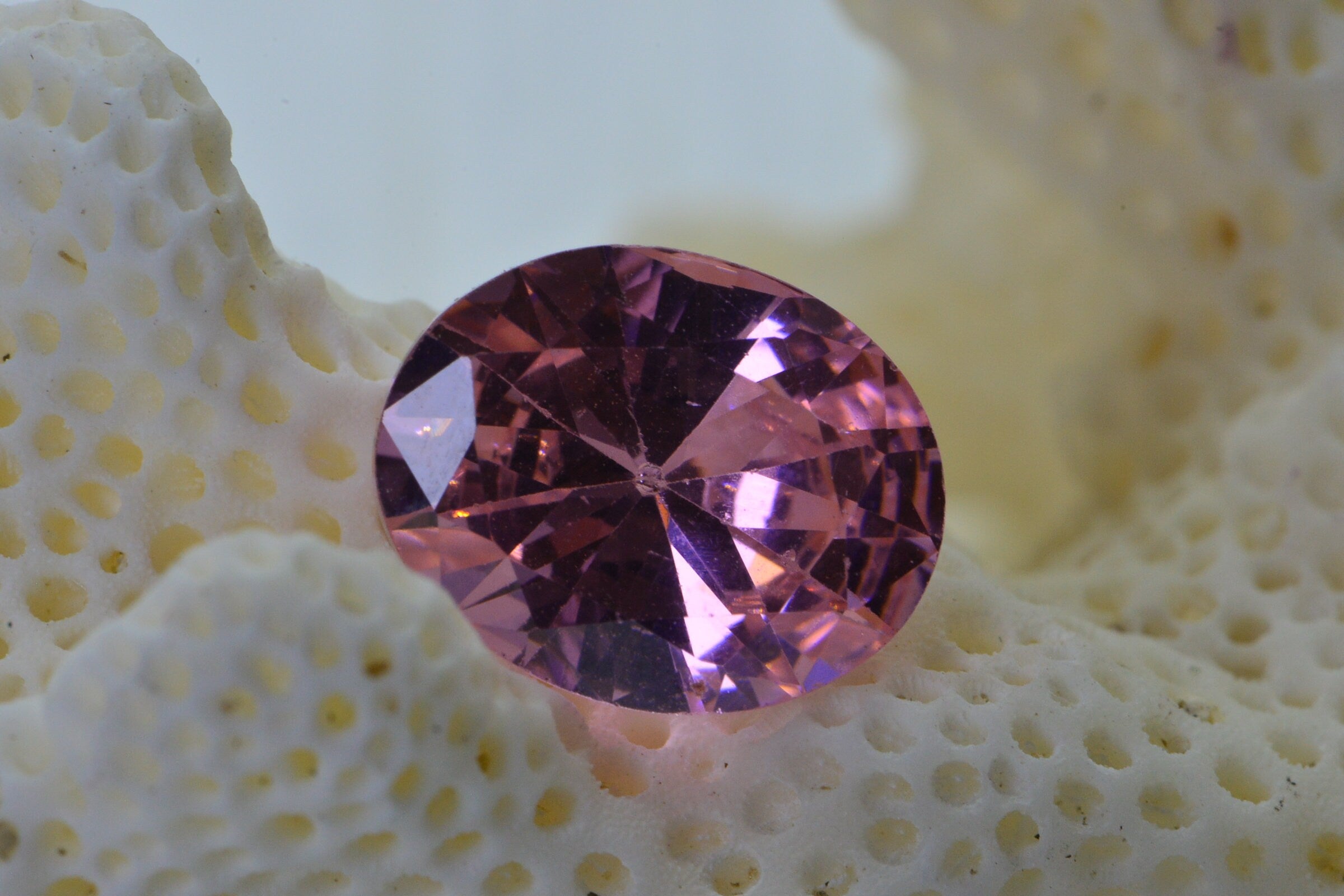 Pink Diamond Oval Faceted Simulated Diamond Brilliant cutting Loose stone for Ring