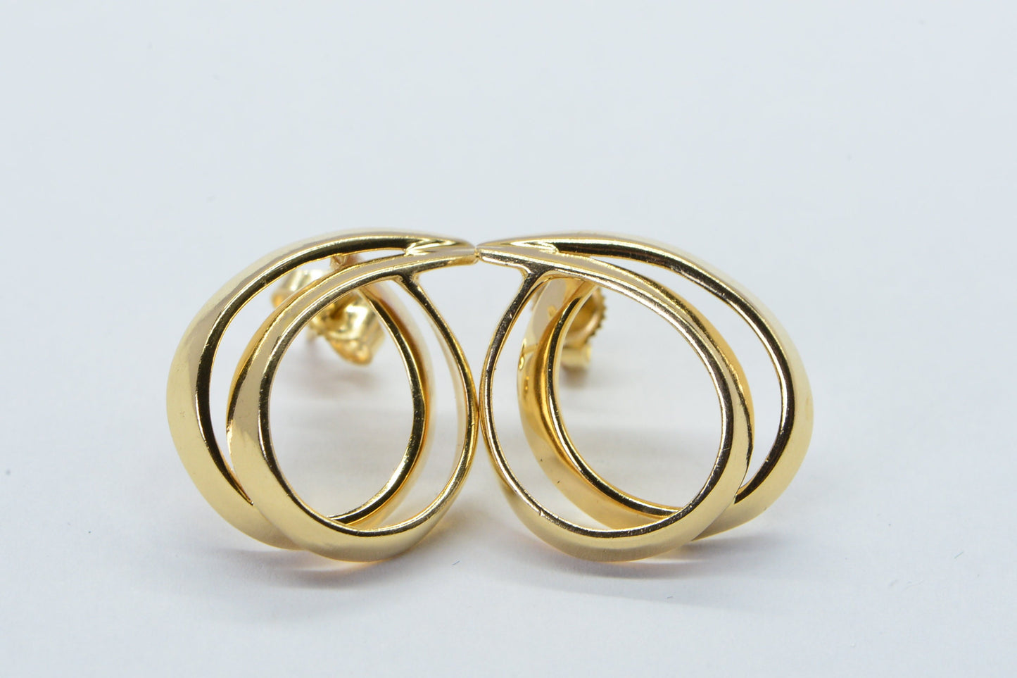 Vintage 14K Yellow Gold Omega Hoop Earrings: Chunky Stud Style
